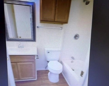 1103 Marlton St - Photo Thumbnail 3