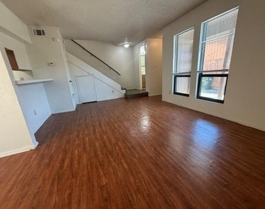 1103 Marlton St - Photo Thumbnail 9
