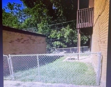 1103 Marlton St - Photo Thumbnail 2