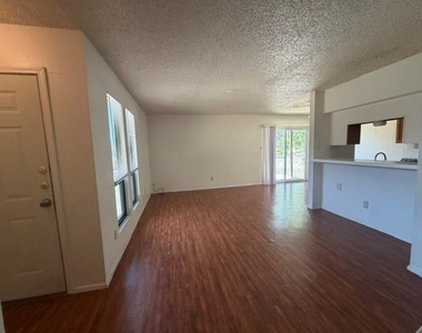1103 Marlton St - Photo Thumbnail 24