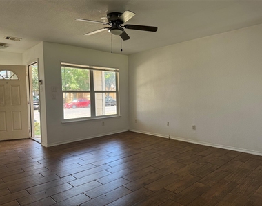 13524 Coomes Dr - Photo Thumbnail 1