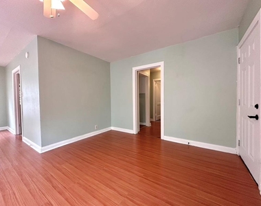 914 E 39th St - Photo Thumbnail 17