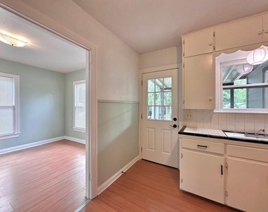 914 E 39th St - Photo Thumbnail 23