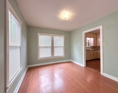 914 E 39th St - Photo Thumbnail 18