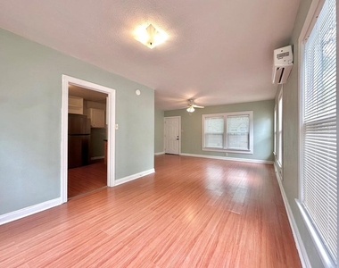914 E 39th St - Photo Thumbnail 6