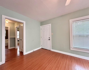 914 E 39th St - Photo Thumbnail 7