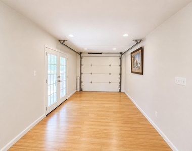 4516 Russell Dr - Photo Thumbnail 2