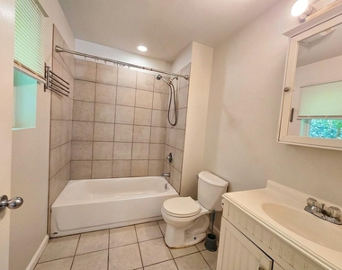 4516 Russell Dr - Photo Thumbnail 8