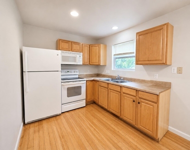 4516 Russell Dr - Photo Thumbnail 4