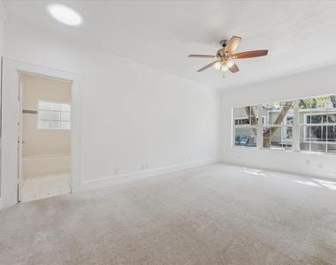 3300 Harris Park Ave - Photo Thumbnail 8