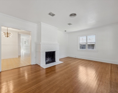 3300 Harris Park Ave - Photo Thumbnail 3