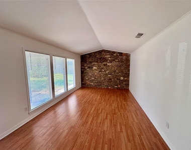 3410 West Ave - Photo Thumbnail 5