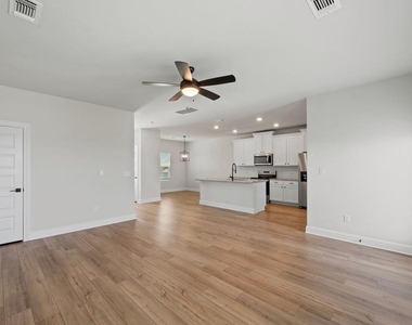 9517 Balmy Ln - Photo Thumbnail 5