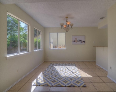 6320 Avery Island Ave - Photo Thumbnail 6