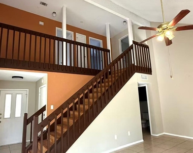 6320 Avery Island Ave - Photo Thumbnail 2