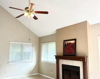 6320 Avery Island Ave - Photo Thumbnail 1