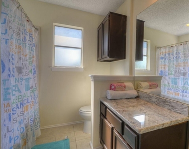 6320 Avery Island Ave - Photo Thumbnail 15