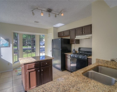 6320 Avery Island Ave - Photo Thumbnail 7