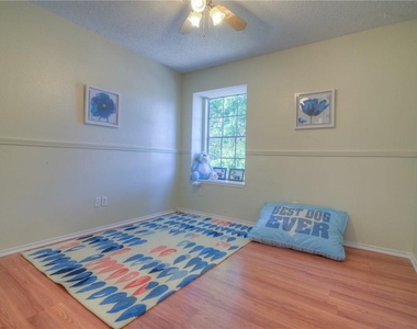 6320 Avery Island Ave - Photo Thumbnail 16