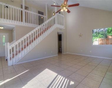 6320 Avery Island Ave - Photo Thumbnail 5