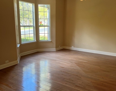 10103 Brightling Ln - Photo Thumbnail 2