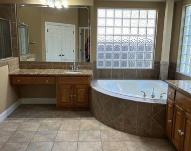 10103 Brightling Ln - Photo Thumbnail 9