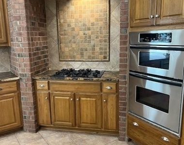 10103 Brightling Ln - Photo Thumbnail 7