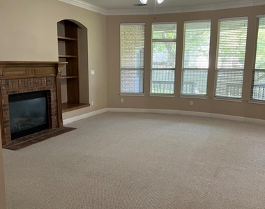 10103 Brightling Ln - Photo Thumbnail 6
