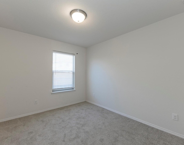 1141 Renaissance Trl - Photo Thumbnail 12