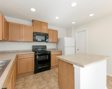 1141 Renaissance Trl - Photo Thumbnail 4