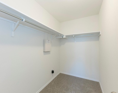 1141 Renaissance Trl - Photo Thumbnail 11