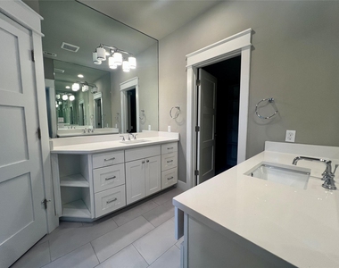 6515 Davis Ln - Photo Thumbnail 12