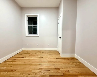304 Stuyvesant Avenue - Photo Thumbnail 5