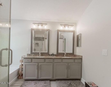12459 Sugarberry Way - Photo Thumbnail 14