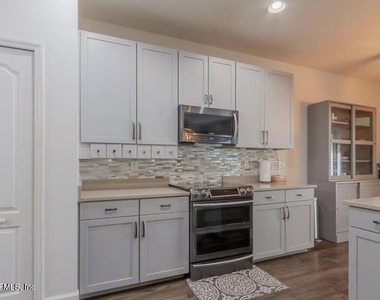 12459 Sugarberry Way - Photo Thumbnail 5