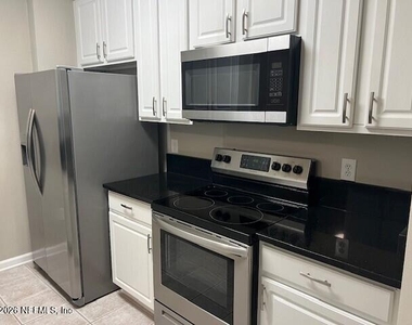 7801 Point Meadows Drive - Photo Thumbnail 22