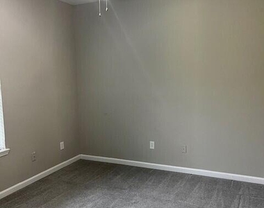7801 Point Meadows Drive - Photo Thumbnail 15