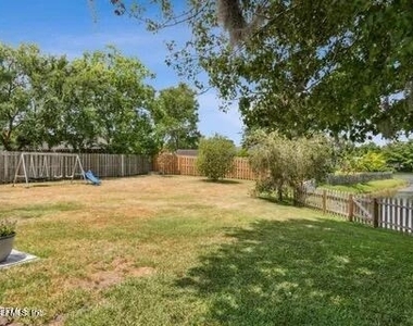 11546 Twin Oaks Trail - Photo Thumbnail 9