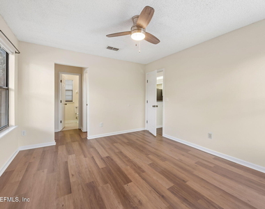 8362 Rockridge Drive - Photo Thumbnail 11