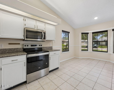 8362 Rockridge Drive - Photo Thumbnail 8