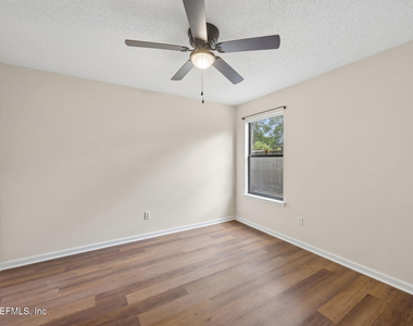 8362 Rockridge Drive - Photo Thumbnail 17