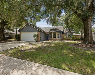 8362 Rockridge Drive - Photo Thumbnail 2
