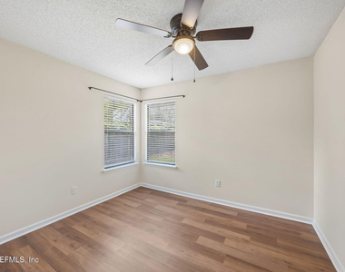 8362 Rockridge Drive - Photo Thumbnail 15