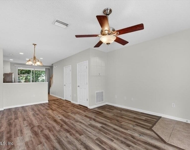 8098 Summer Palm Court - Photo Thumbnail 16
