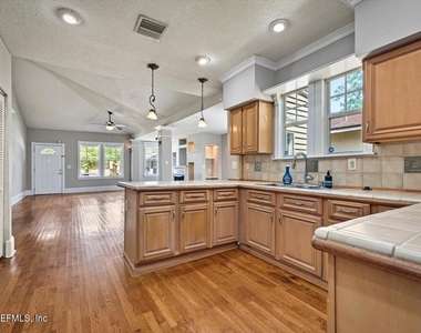 2886 Forbes Street - Photo Thumbnail 14