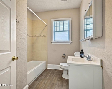 2886 Forbes Street - Photo Thumbnail 18