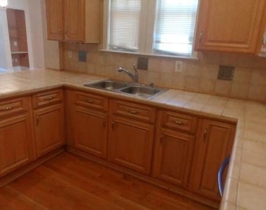 2886 Forbes Street - Photo Thumbnail 3