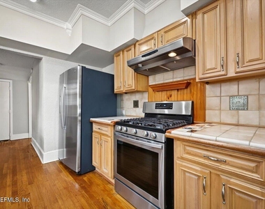 2886 Forbes Street - Photo Thumbnail 13