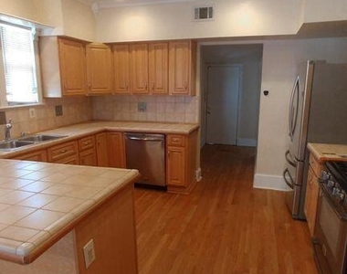 2886 Forbes Street - Photo Thumbnail 2