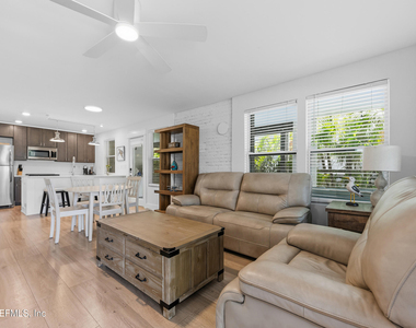 189 19th Avenue N - Photo Thumbnail 7